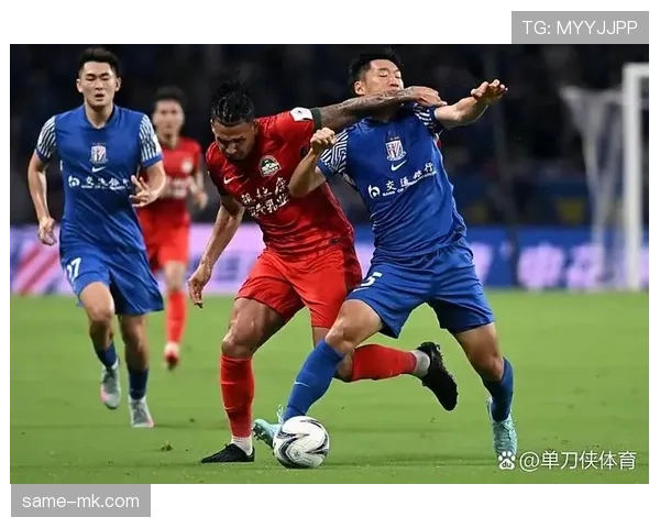 全北现代汽车足球俱乐部遭遇赛季中期状态波动,多轮比赛表现起伏影响争冠进程。 全北现代汽车足球俱乐部遭遇赛季中期状态波动,多轮比赛表现起伏影响争冠进程。